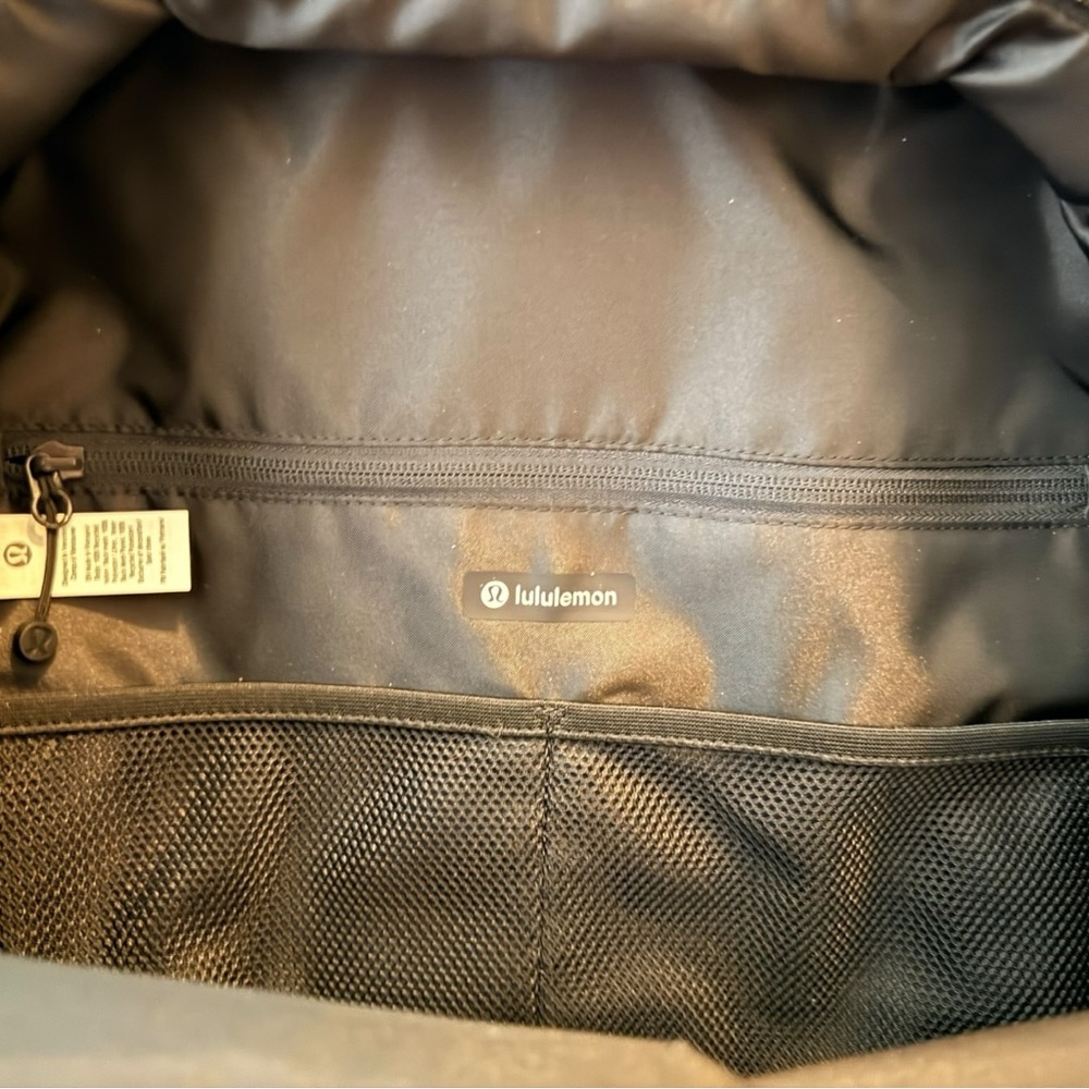 lululemon athletica New Crew Men's Backpack - NWT - Picture 15 of 15